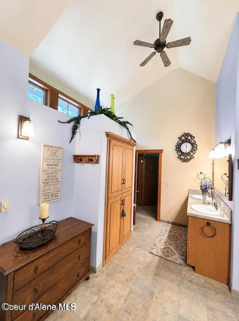 42303 Highway 200 Hope ID 83836