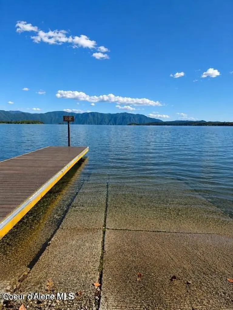 42303 Highway 200 Hope ID 83836