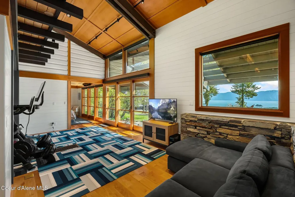 825 Winter Ridge Road Hope ID 83836