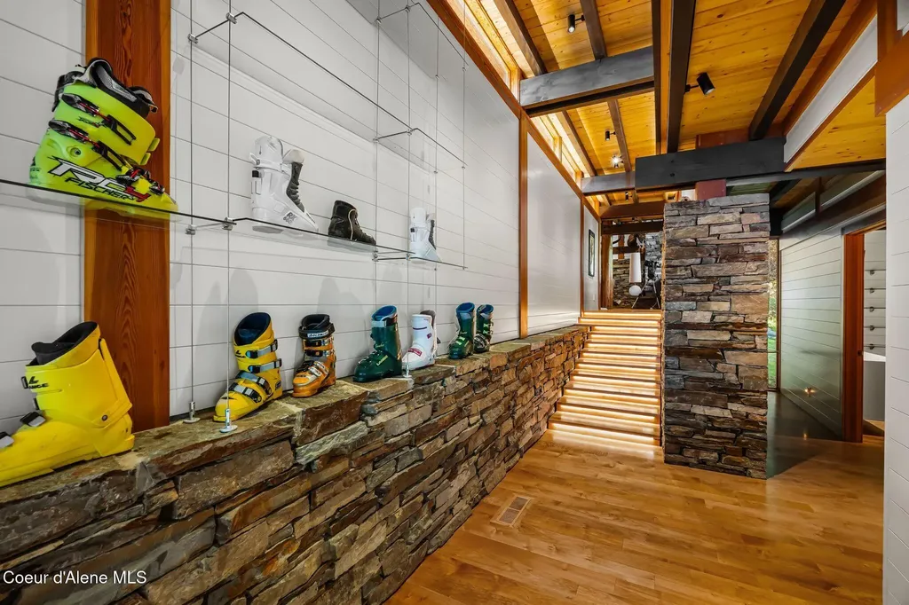 825 Winter Ridge Road Hope ID 83836