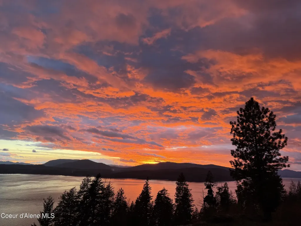 825 Winter Ridge Road Hope ID 83836