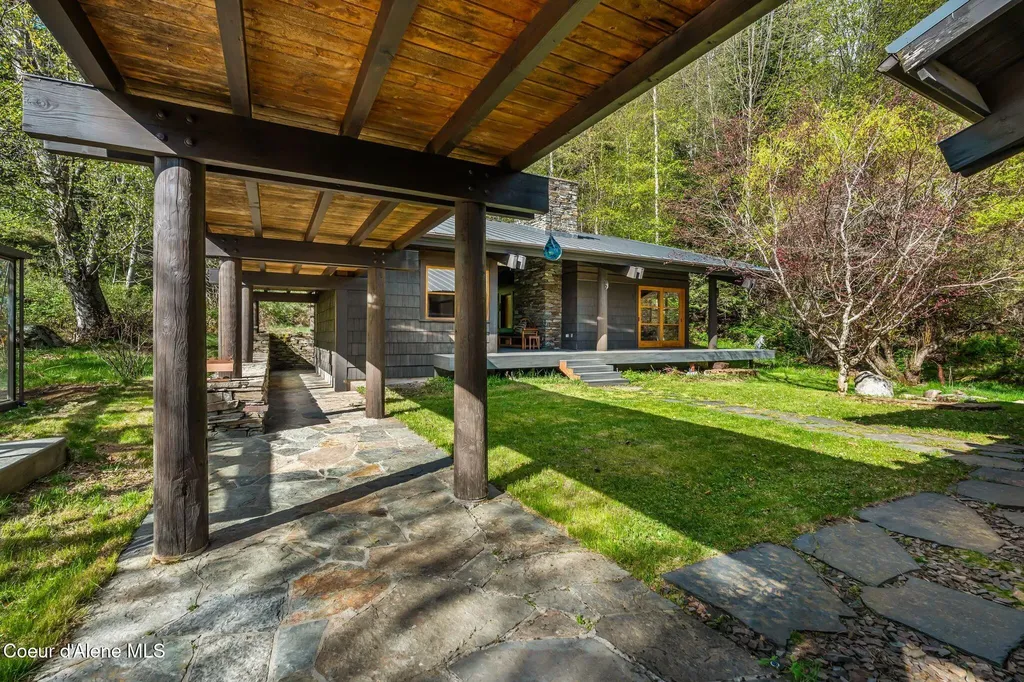 825 Winter Ridge Road Hope ID 83836