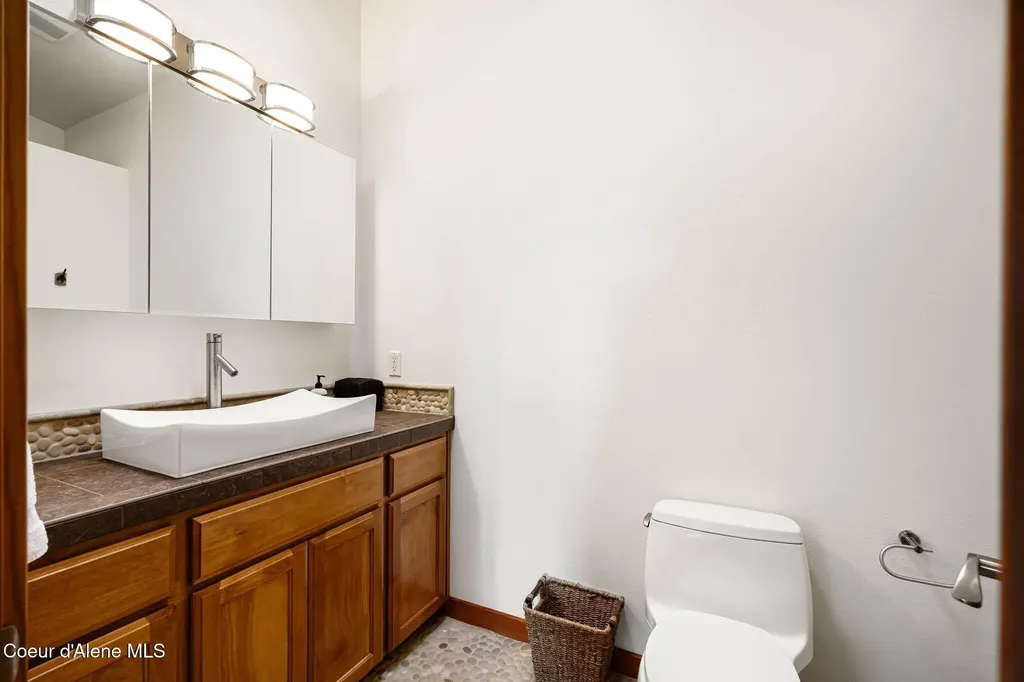 825 Winter Ridge Road Hope ID 83836