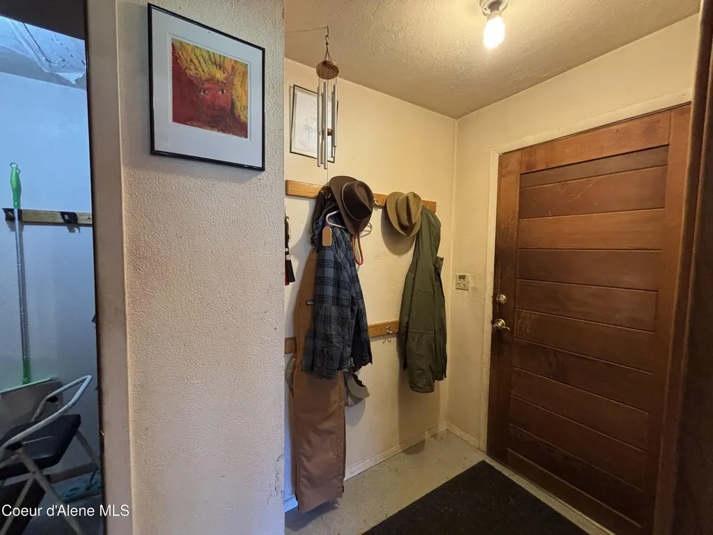 2216 Mosquito Creek Road Clark Fork ID 83811