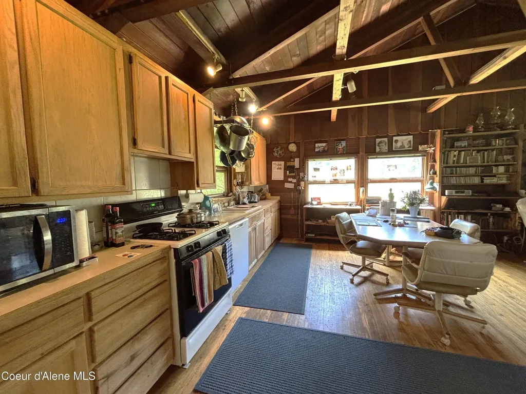 2216 Mosquito Creek Road Clark Fork ID 83811