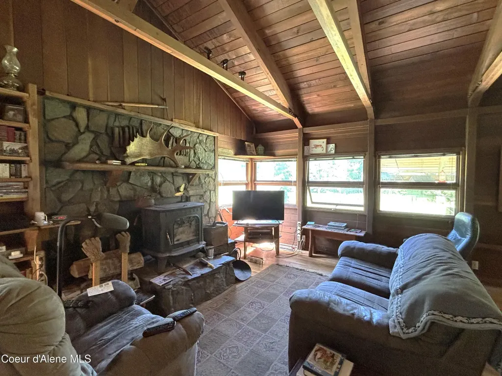 2216 Mosquito Creek Road Clark Fork ID 83811