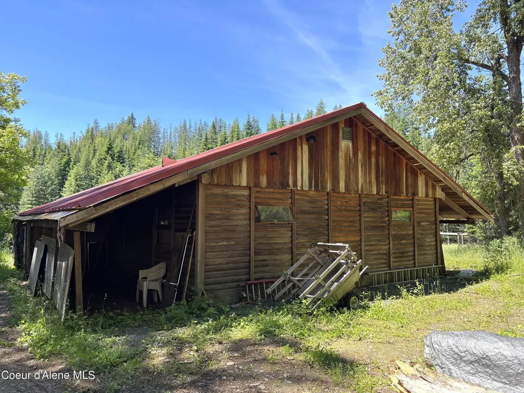 2216 Mosquito Creek Road Clark Fork ID 83811