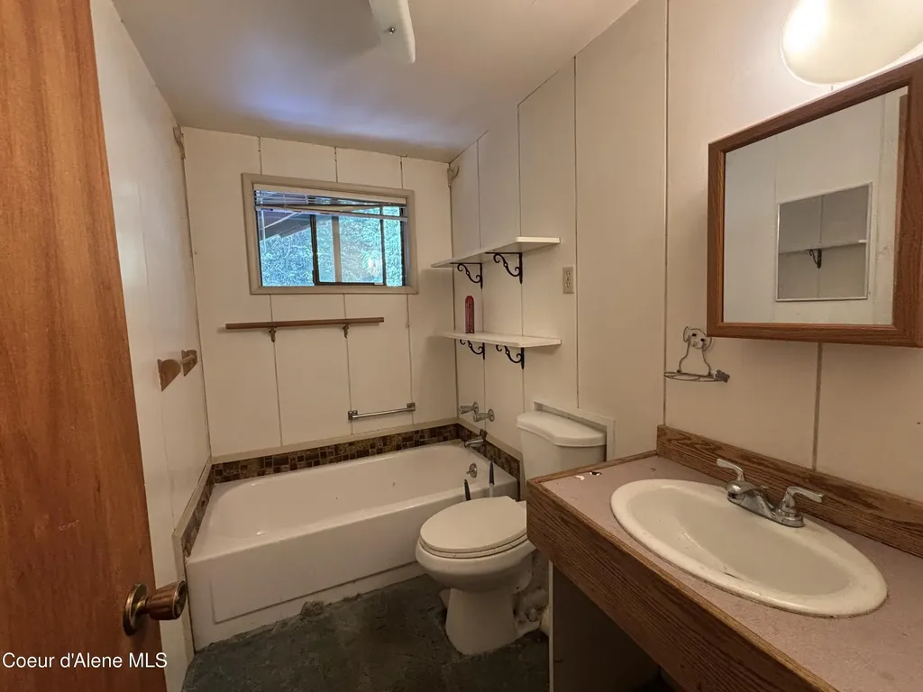 2216 Mosquito Creek Road Clark Fork ID 83811