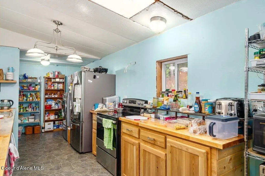 712 Nitty Gritty Lane Priest River ID 83856