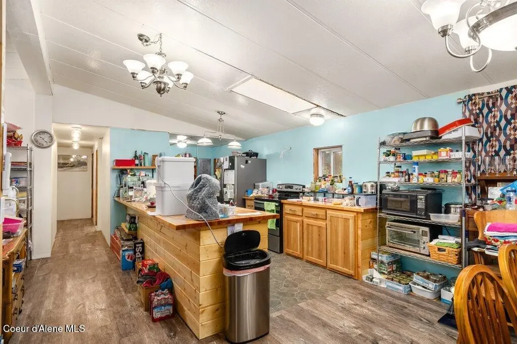 712 Nitty Gritty Lane Priest River ID 83856