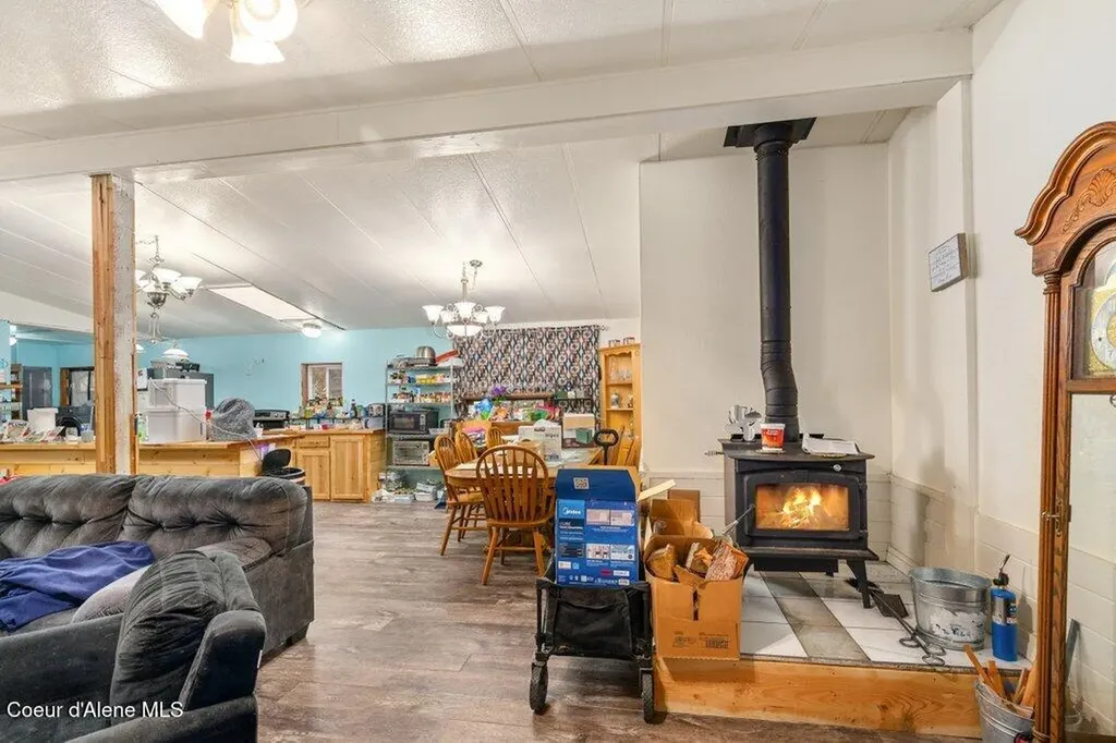 712 Nitty Gritty Lane Priest River ID 83856