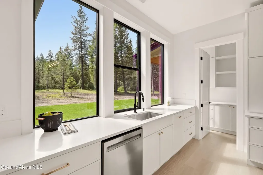 7518 E Duke Lane Athol ID 83801