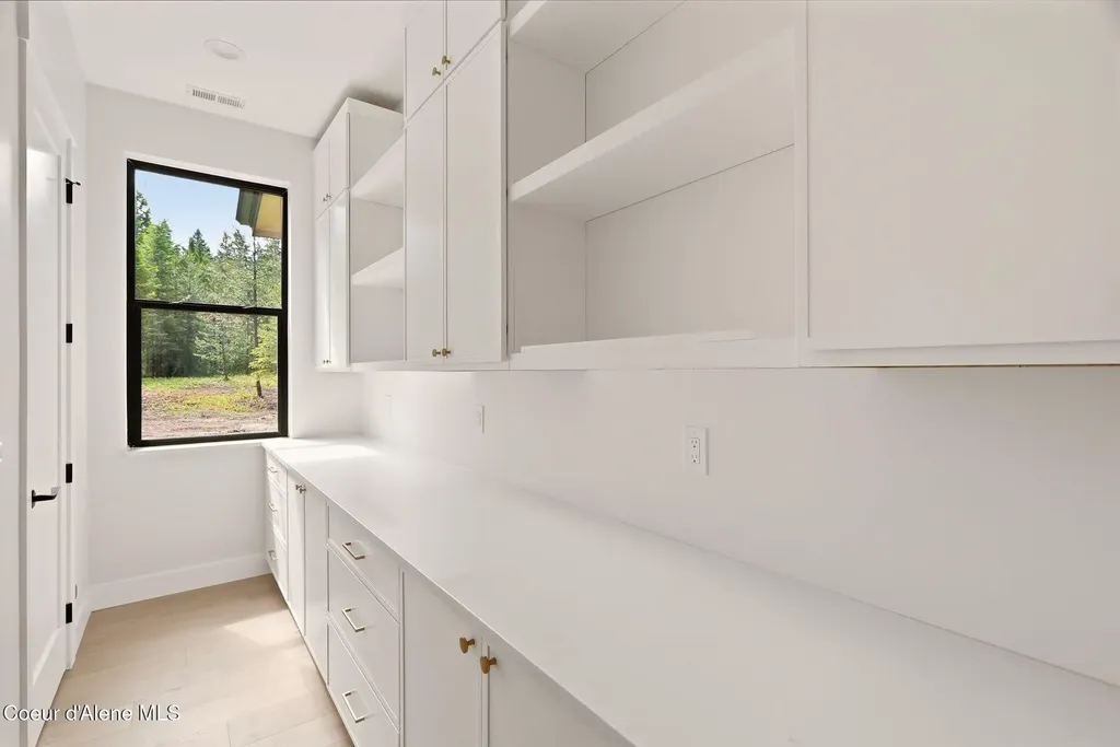 7518 E Duke Lane Athol ID 83801