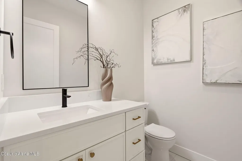7518 E Duke Lane Athol ID 83801