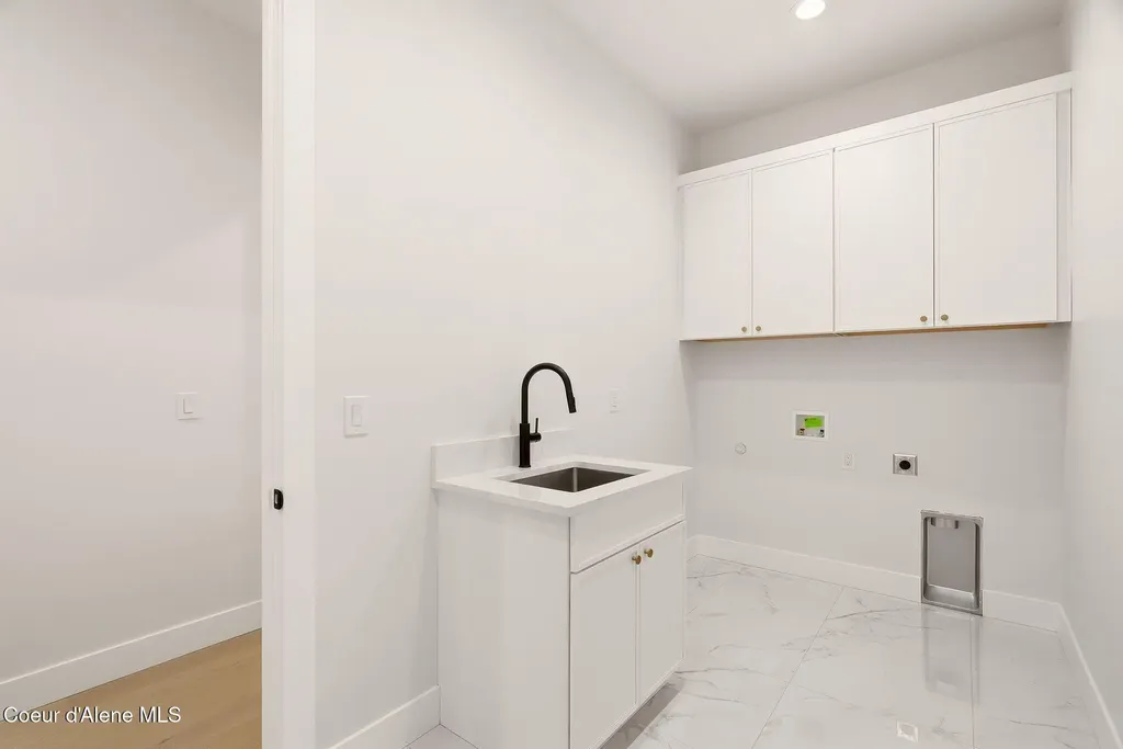 7518 E Duke Lane Athol ID 83801