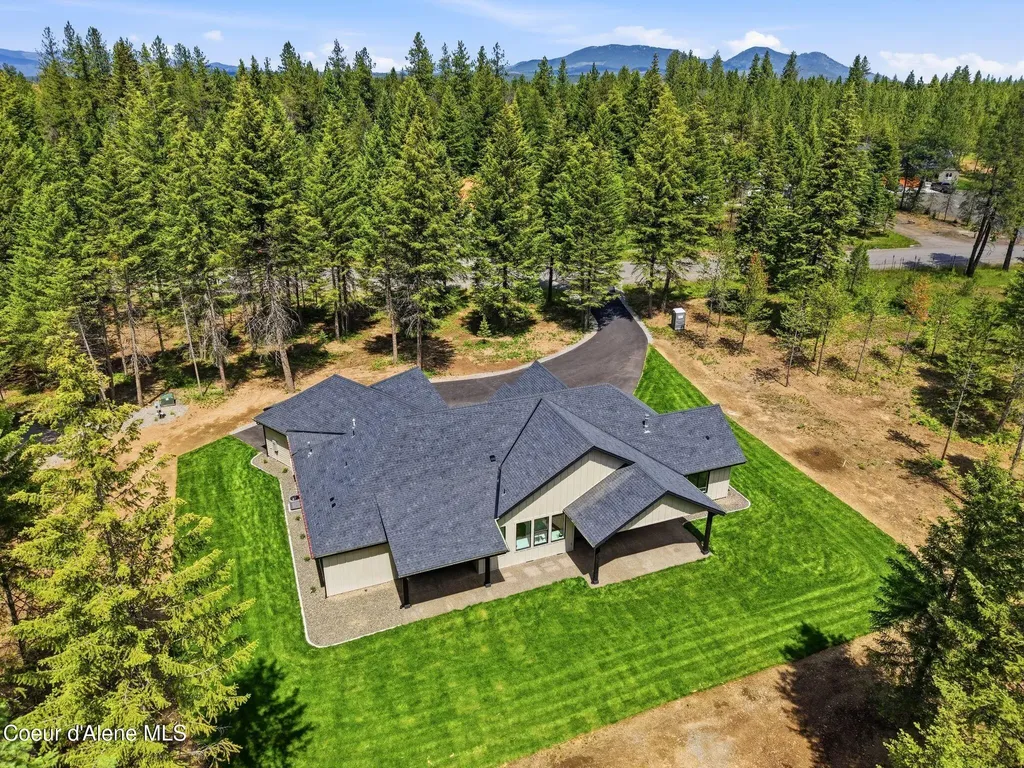 7518 E Duke Lane Athol ID 83801