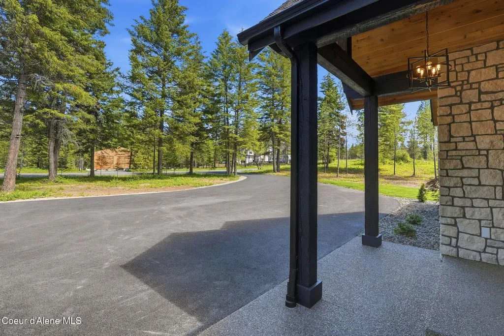 7518 E Duke Lane Athol ID 83801