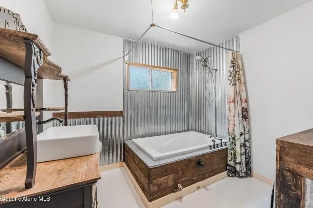 304 S Lavina Avenue Sandpoint ID 83864