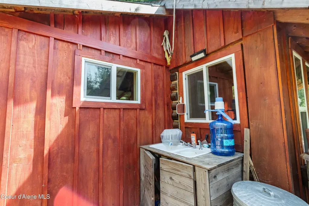 40 Laid Back Drive Sandpoint ID 83864