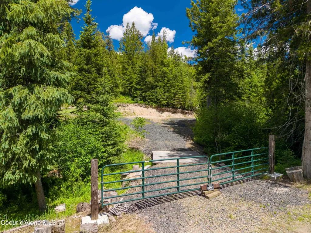 1314 Finn Creek Road Fernwood ID 83830