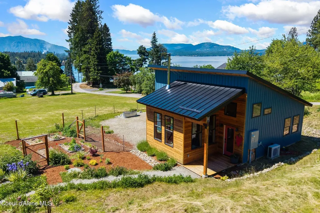 307 Cedar Street Hope ID 83836