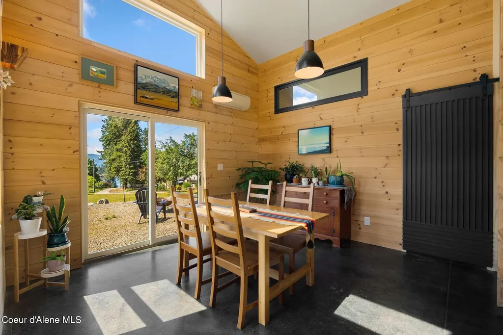 307 Cedar Street Hope ID 83836
