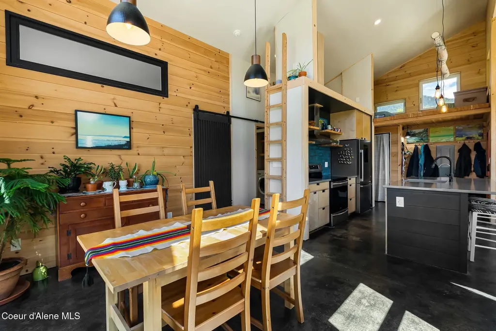 307 Cedar Street Hope ID 83836
