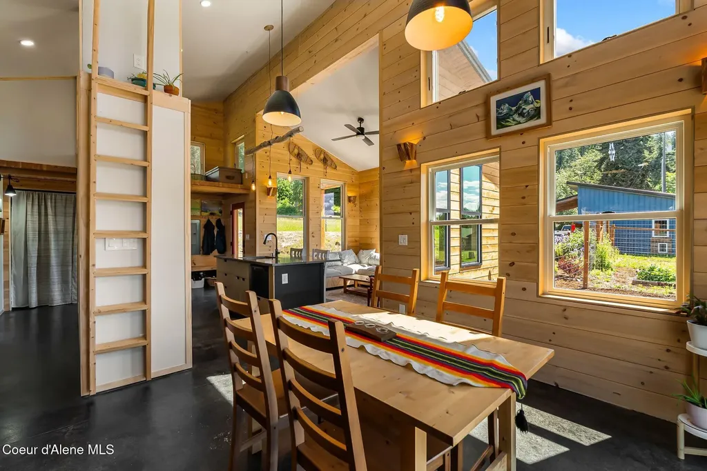 307 Cedar Street Hope ID 83836