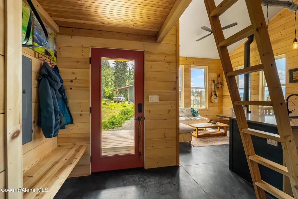 307 Cedar Street Hope ID 83836