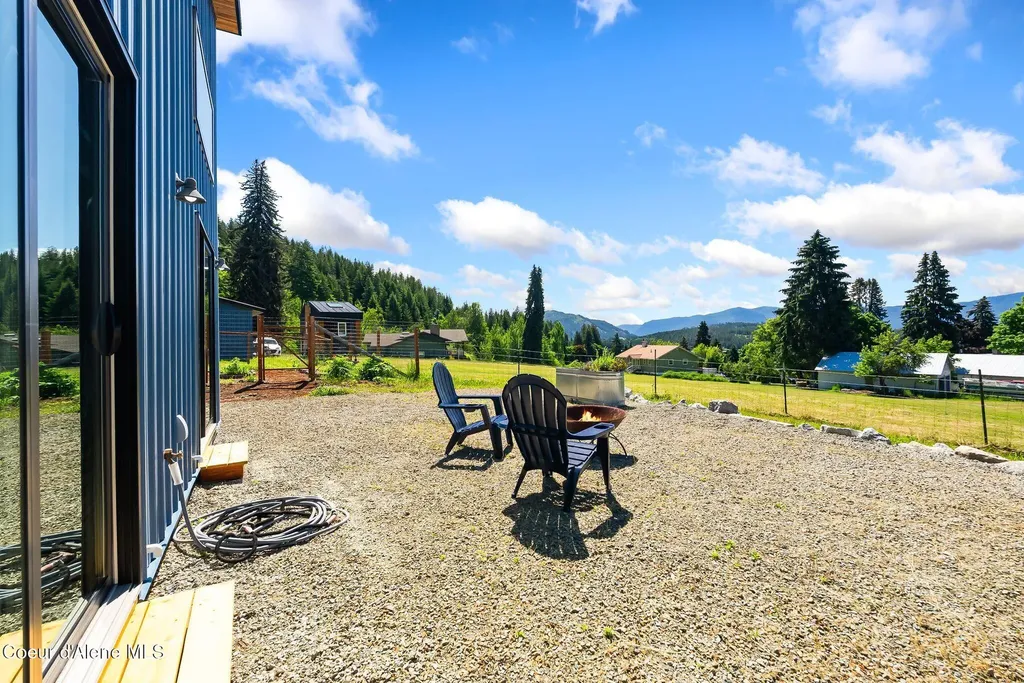 307 Cedar Street Hope ID 83836