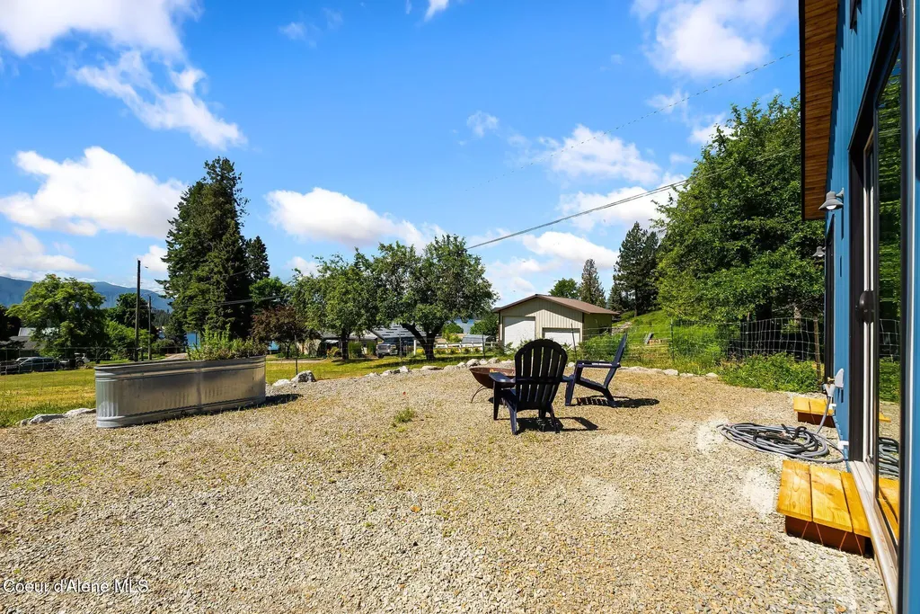 307 Cedar Street Hope ID 83836