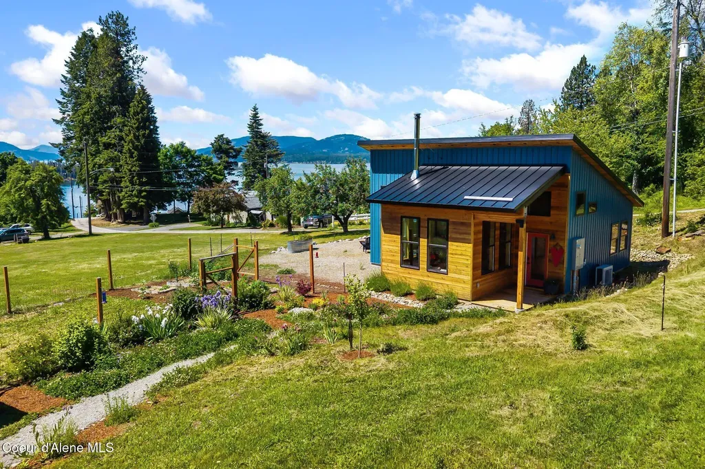 307 Cedar Street Hope ID 83836