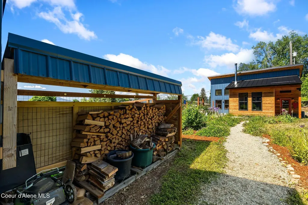 307 Cedar Street Hope ID 83836