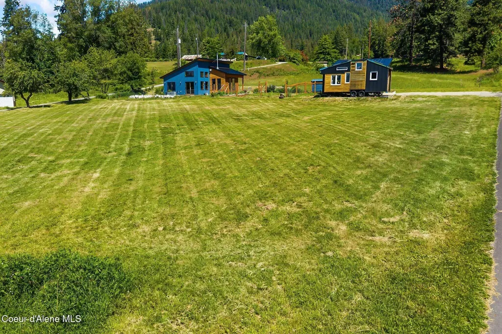 307 Cedar Street Hope ID 83836