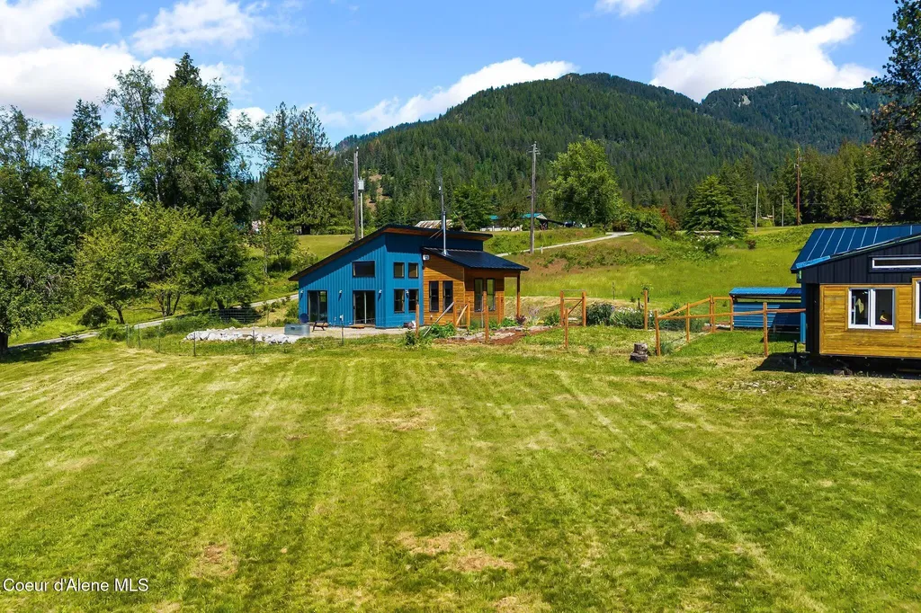 307 Cedar Street Hope ID 83836