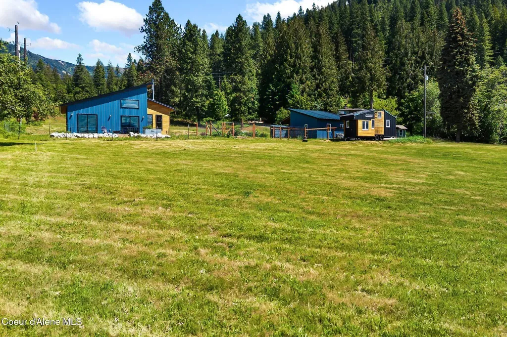307 Cedar Street Hope ID 83836