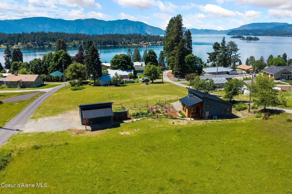 307 Cedar Street Hope ID 83836