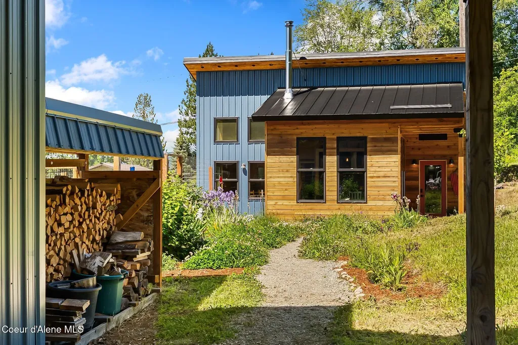 307 Cedar Street Hope ID 83836