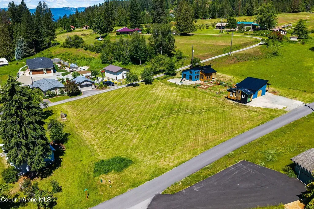 307 Cedar Street Hope ID 83836