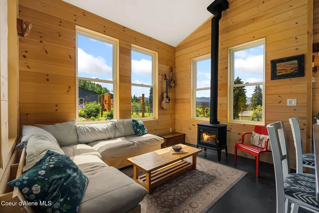 307 Cedar Street Hope ID 83836