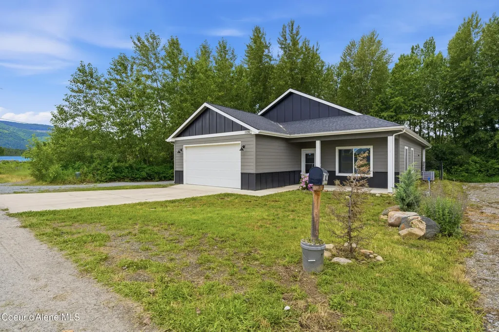 106 11th Street Priest River ID 83856