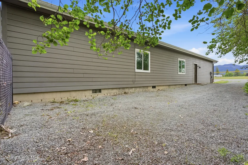 106 11th Street Priest River ID 83856