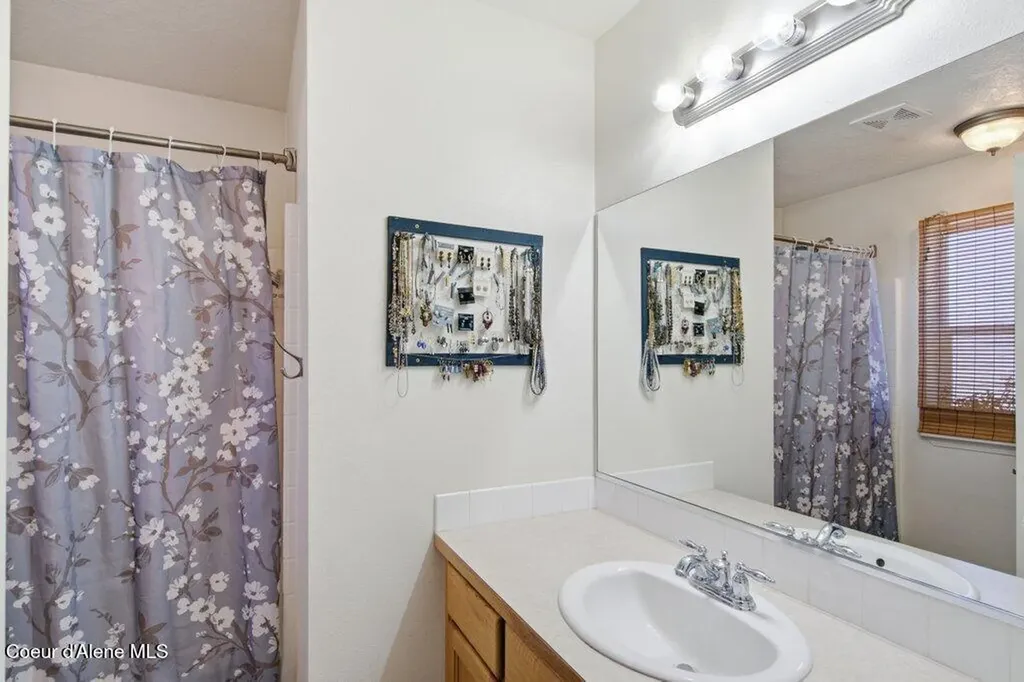 1335 N Moonstone Street Post Falls ID 83854