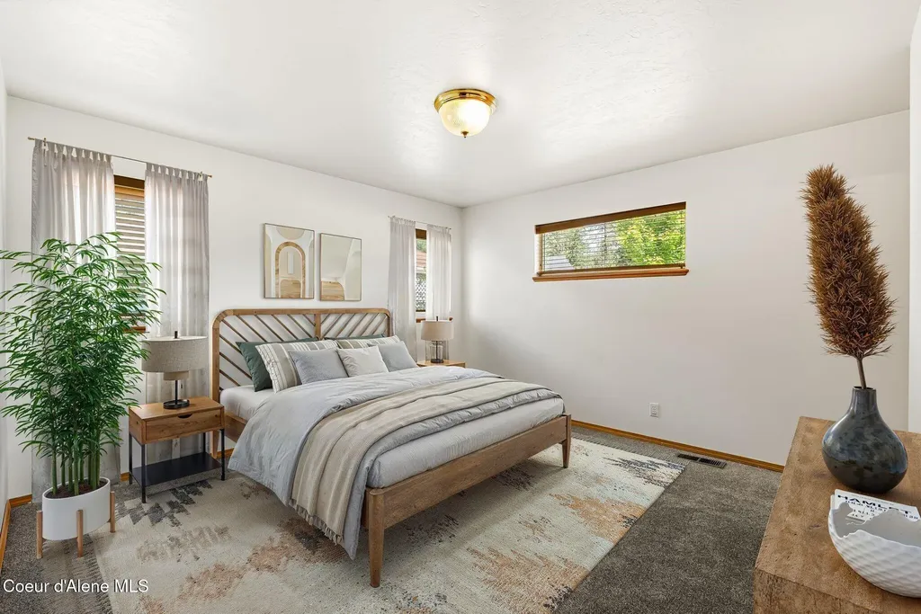 502 S Lincoln Avenue Sandpoint ID 83864
