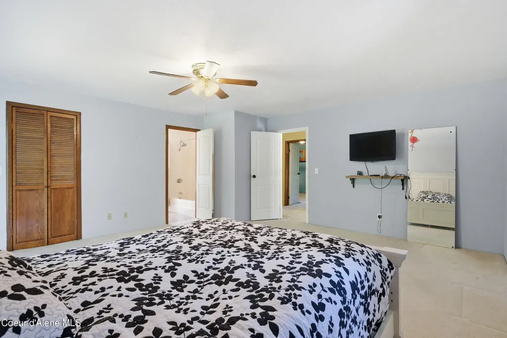515172 U.s. 95 Bonners Ferry ID 83805