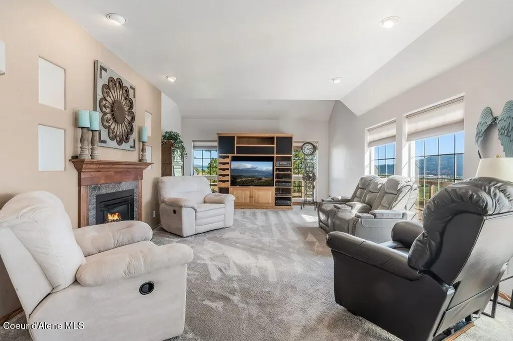 10715 N Payment Peak Road Hauser ID 83854