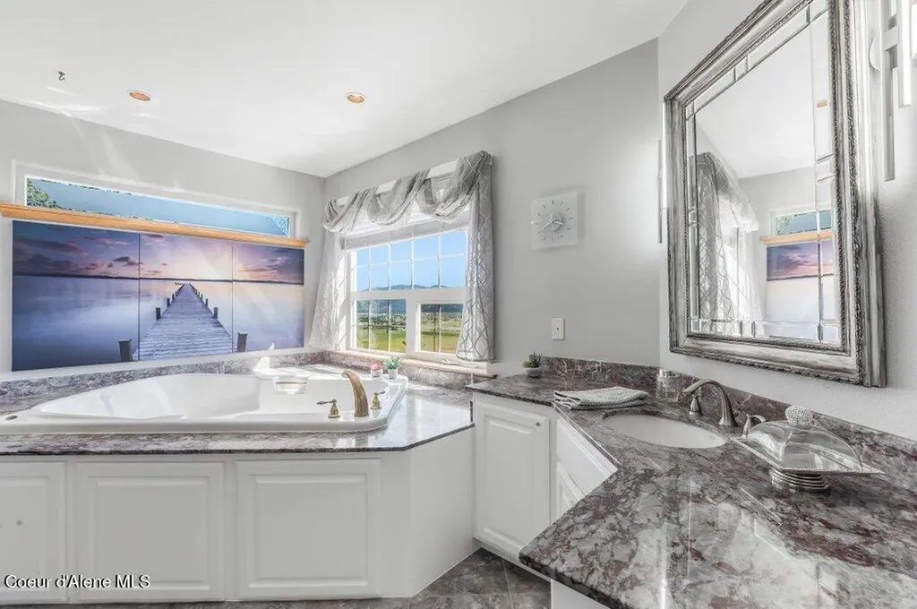 10715 N Payment Peak Road Hauser ID 83854