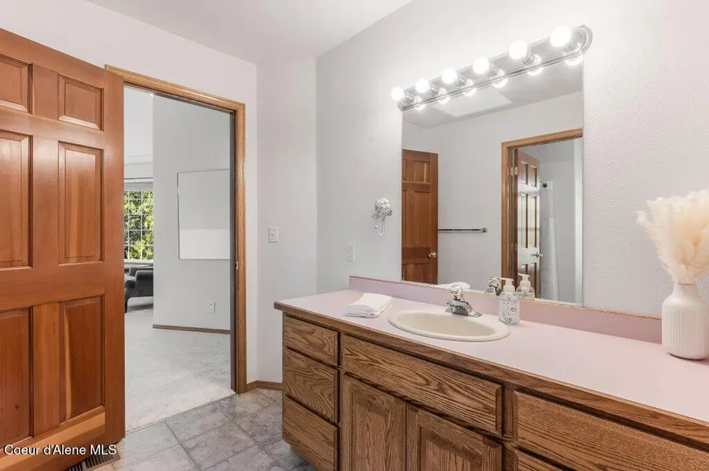10715 N Payment Peak Road Hauser ID 83854