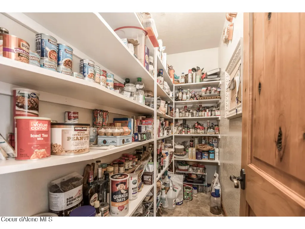 762 Geenen Road Cocolalla ID 83813