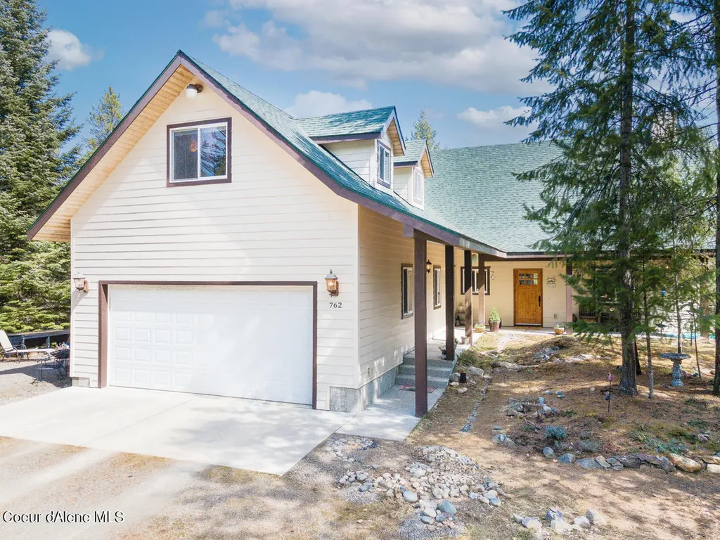 762 Geenen Road Cocolalla ID 83813